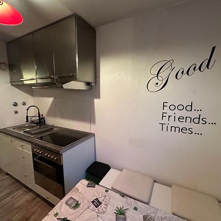 Zentrales Apartment Mit Parkplatz Heidelberg Esterno foto