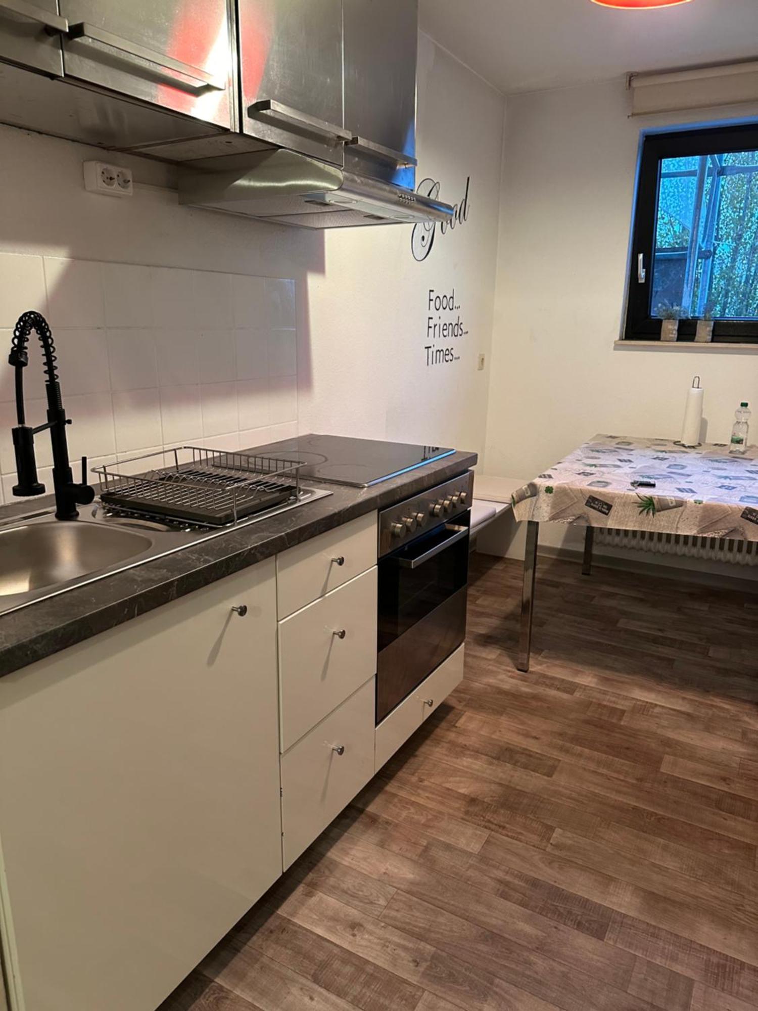 Zentrales Apartment Mit Parkplatz Heidelberg Esterno foto